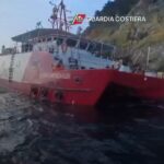 Livorno, nave oceanografica di 42 metri si incaglia all’Elba: 11 in salvo