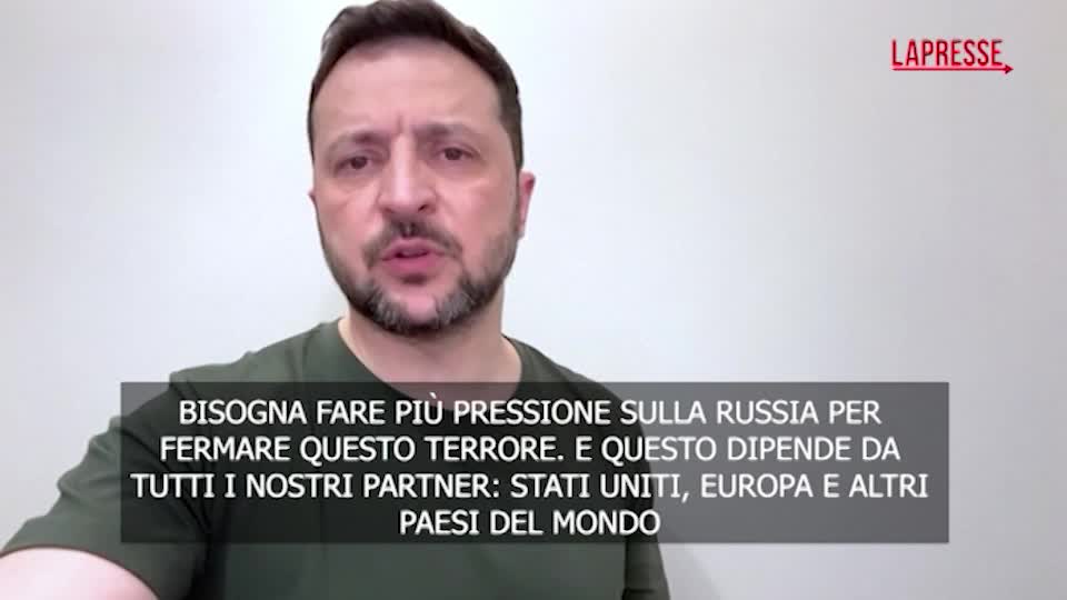 Ucraina, Zelensky: “Pressione su Russia affinché ponga fine al suo terrore”