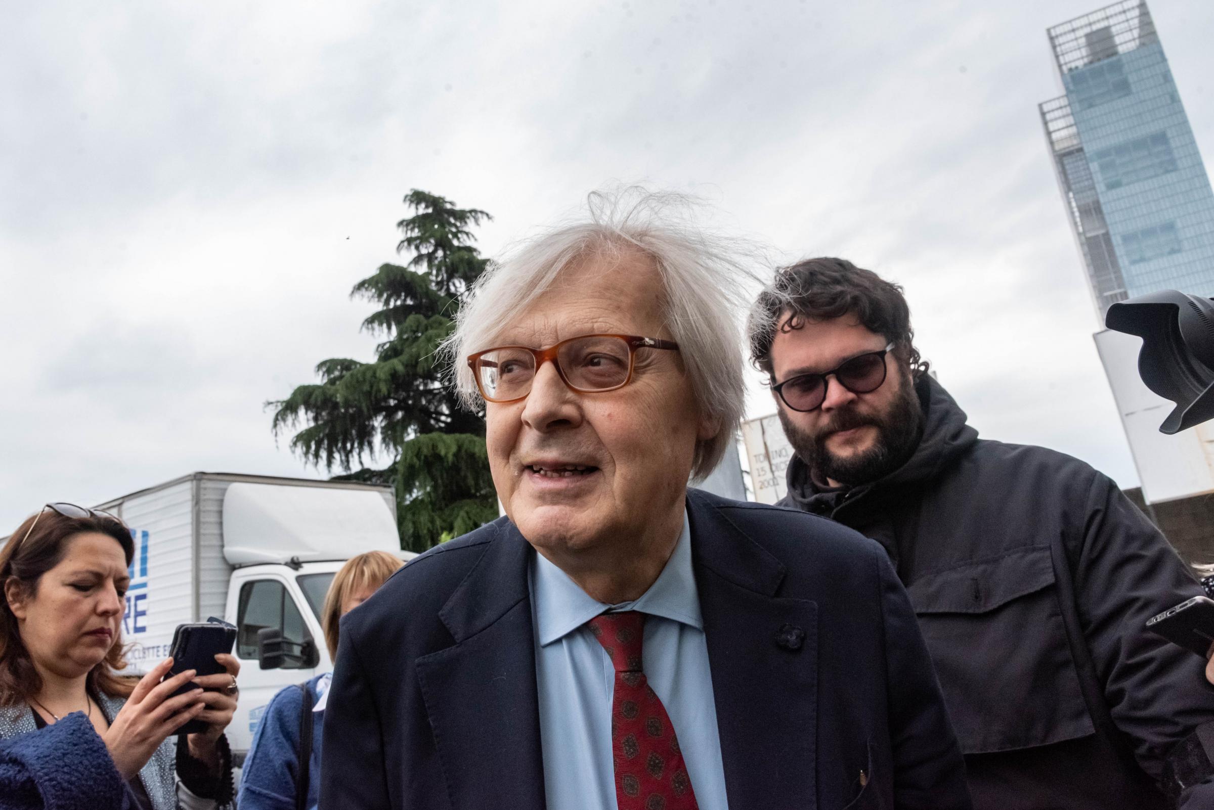 Vittorio Sgarbi ricoverato al Policlino: la malattia, la depressione, i problemi