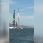 SailGP, si rompe l’ala del catamarano Team Australia: lo spettacolare incidente
