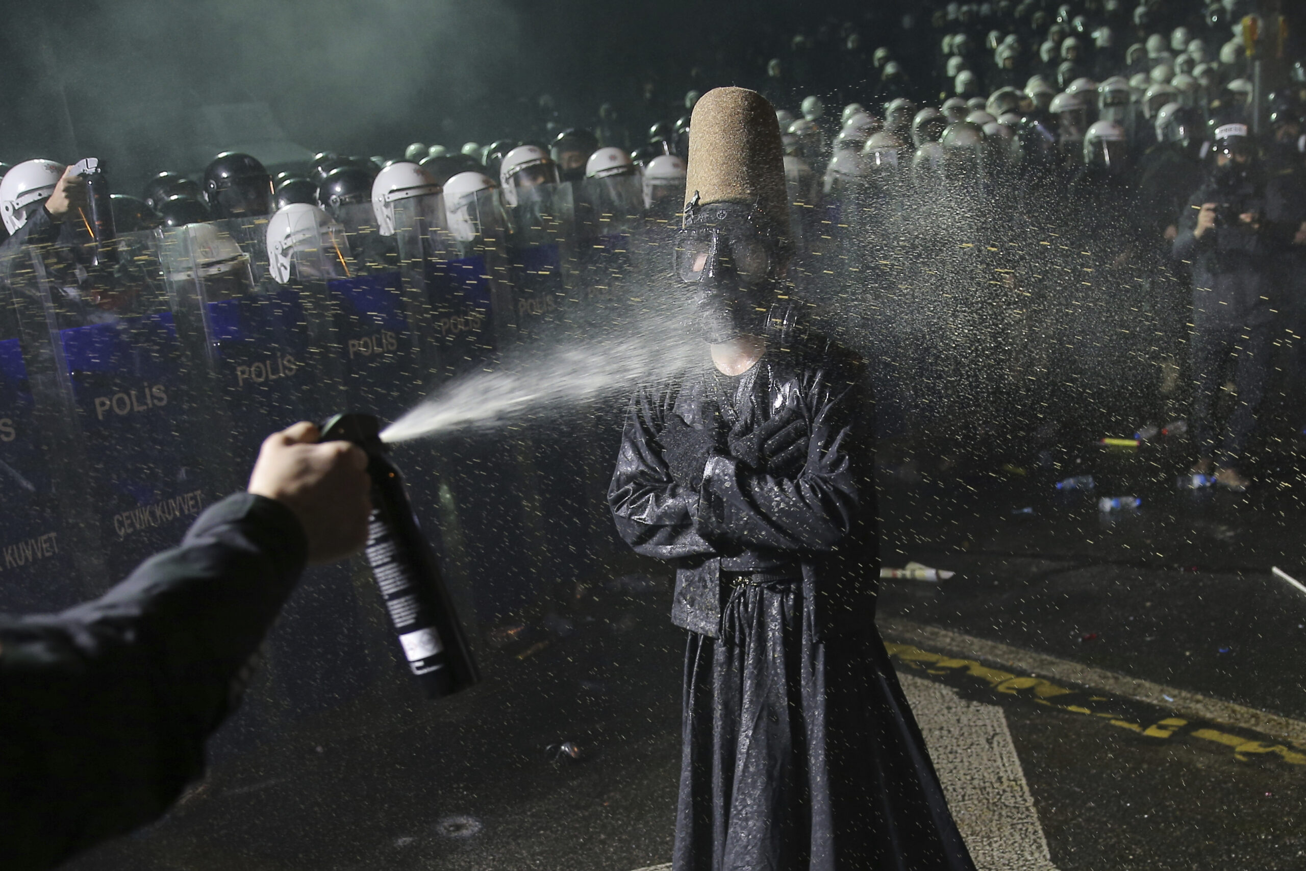 Turchia: 10 giornalisti arrestati in proteste a Istanbul contro arresto sindaco Imamoglu