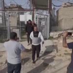 Cisgiordania, liberato il regista Ballal: “Bendato e al gelo per 24 ore”