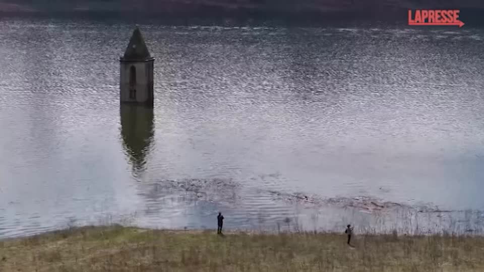 spagna dalla siccità alle alluvioni la chiesa riemersa torna sott acqua da Lapresse.it spagna dalla siccità alle alluvioni la chiesa riemersa torna sott acqua