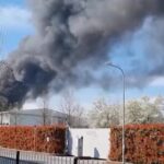 Lainate, esplosione alla Perfetti: la colonna di fumo visibile a distanza di chilometri