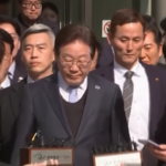 Corea del Sud, assolto leader opposizione: Lee Jae-myung esce dal tribunale circondato dai sostenitori