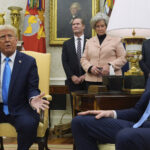 Chat Pentagono, Waltz fa mea culpa. Trump al fianco di Vance: “Europei parassiti”