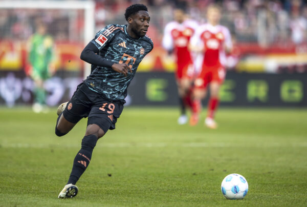 Bayern Monaco, infortunio per Alphonso Davies: niente Inter
