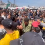 Gaza, palestinesi protestano contro Hamas