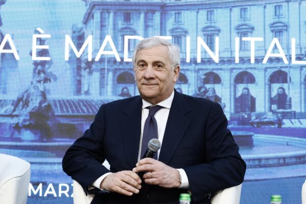 Ucraina, Tajani: “Nessuna forza militare italiana prevista sul territorio”