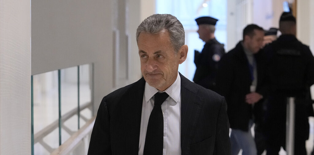 Francia, processo per i fondi libici: chiesti 7 anni per Sarkozy