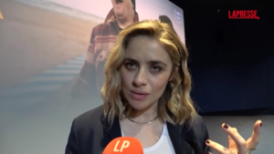 ‘La vita da grandi’, l’esordio alla regia di Greta Scarano con Matilda De Angelis: “Un film che ci esorta a sognare”