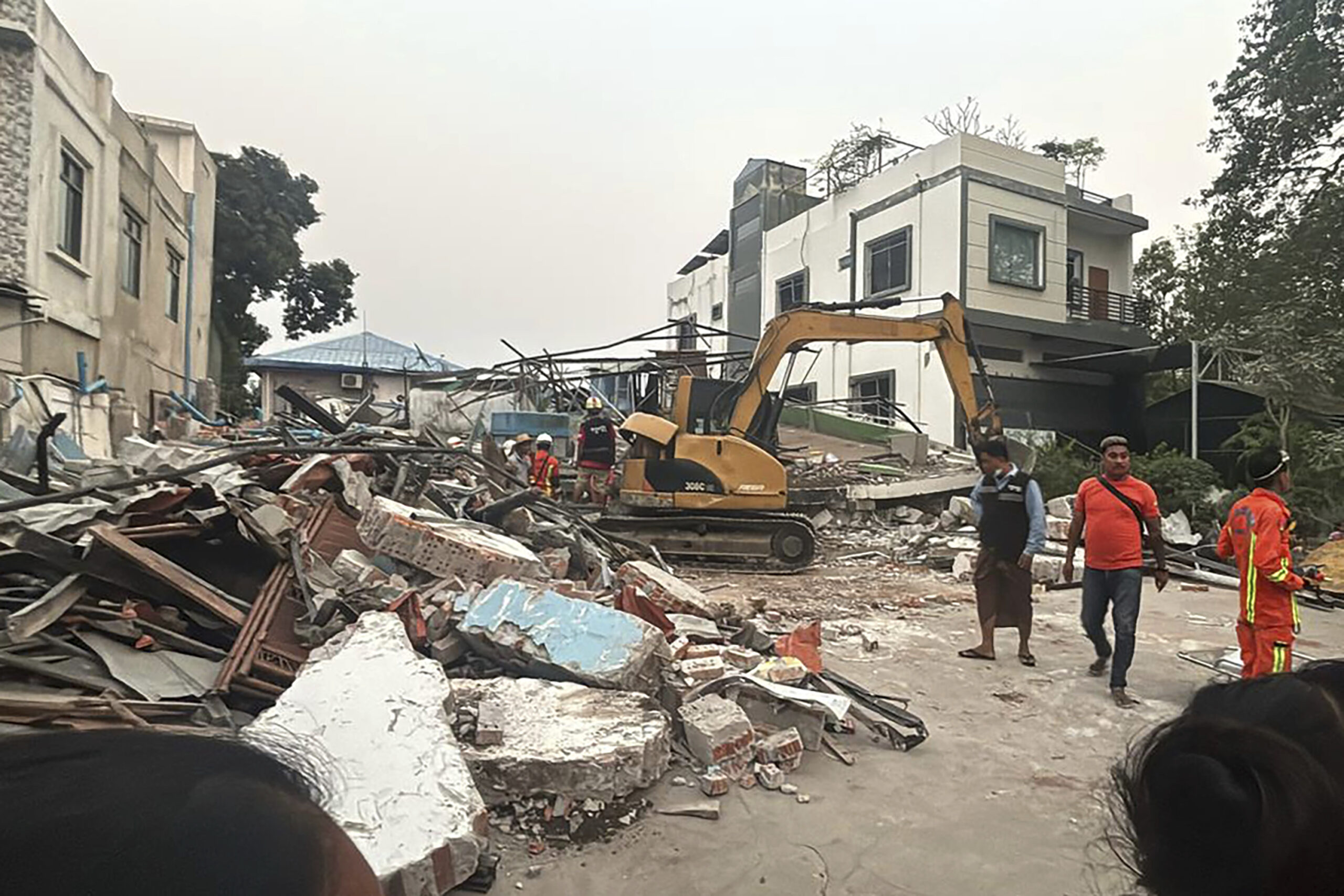 Terremoto in Myanmar e Thailandia, oltre 1700 morti: annunciato parziale cessate il fuoco