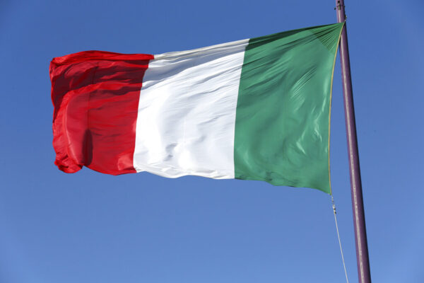 Una bandiera dell'Italia. La Lega vuole "correttivi" sul limitare l'accesso alla cittadinanza italiana ai discendenti di emigrati
