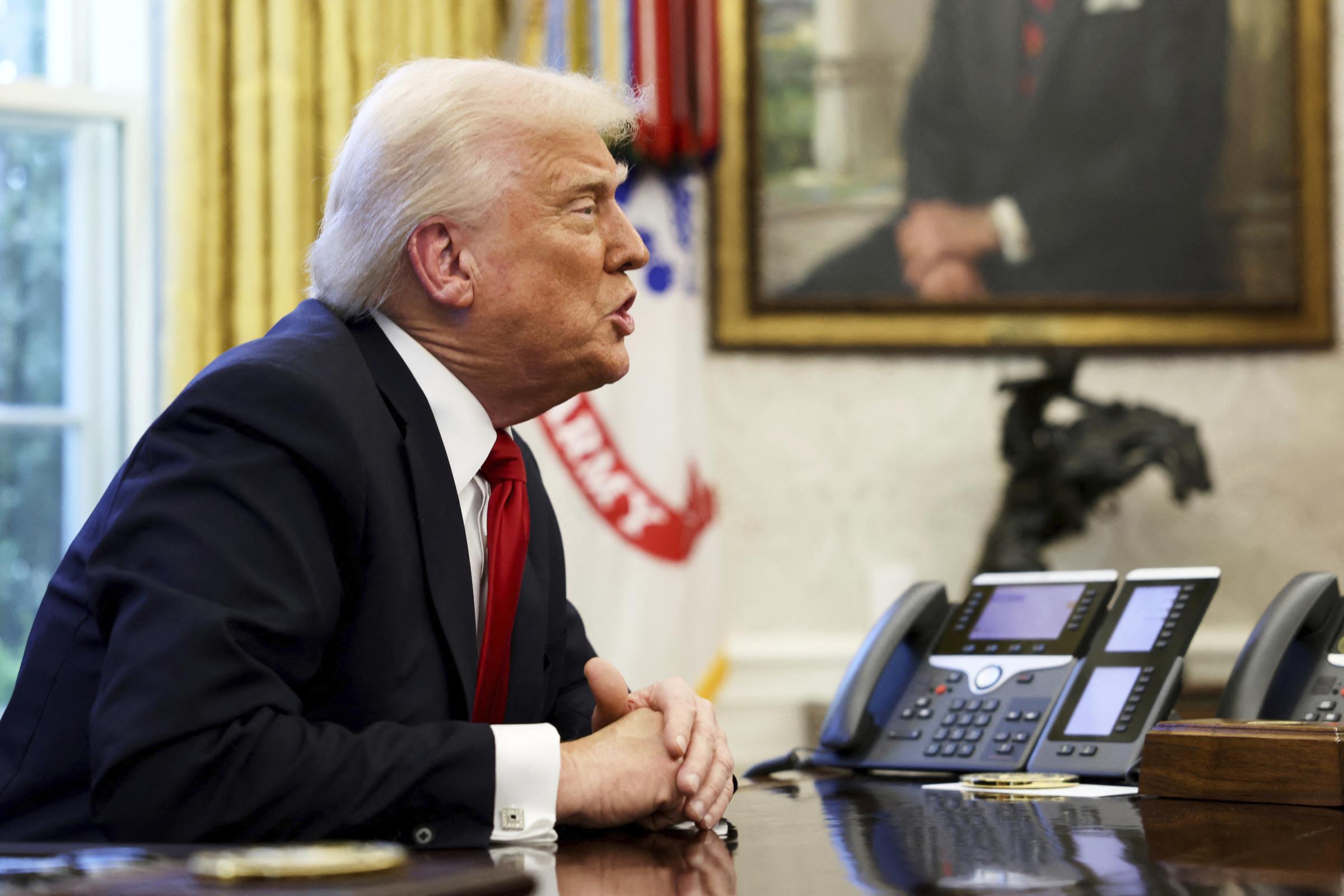 Groenlandia, Trump: “Non escludo l’uso della forza militare”
