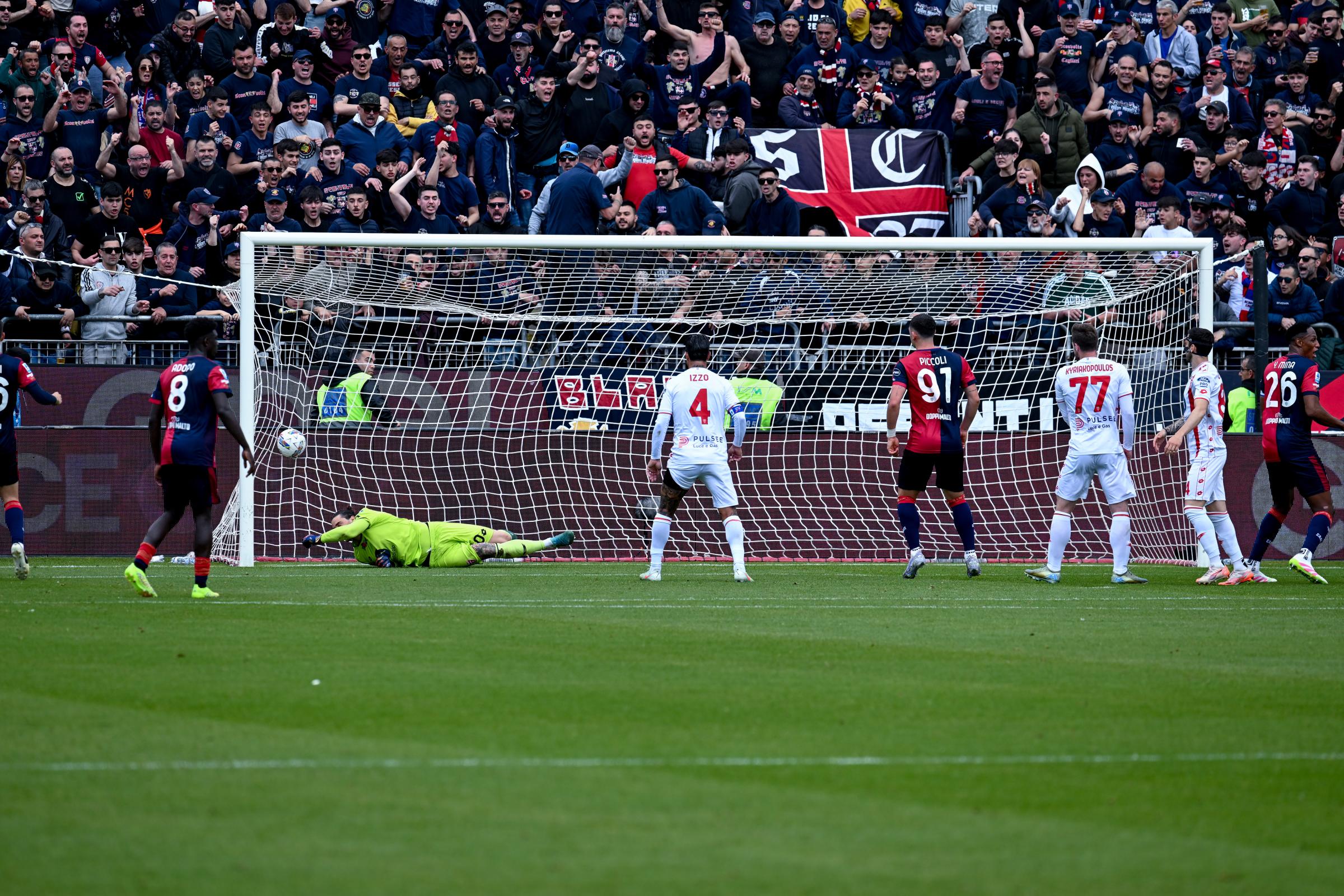 Cagliari-Monza 3-0: colpo salvezza per i sardi