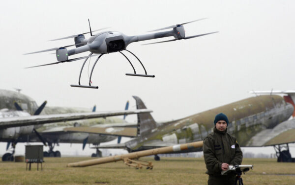 Un drone militare in una foto d'archivio