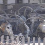 Roma, incendio in concessionaria Tesla: in fiamme 17 auto