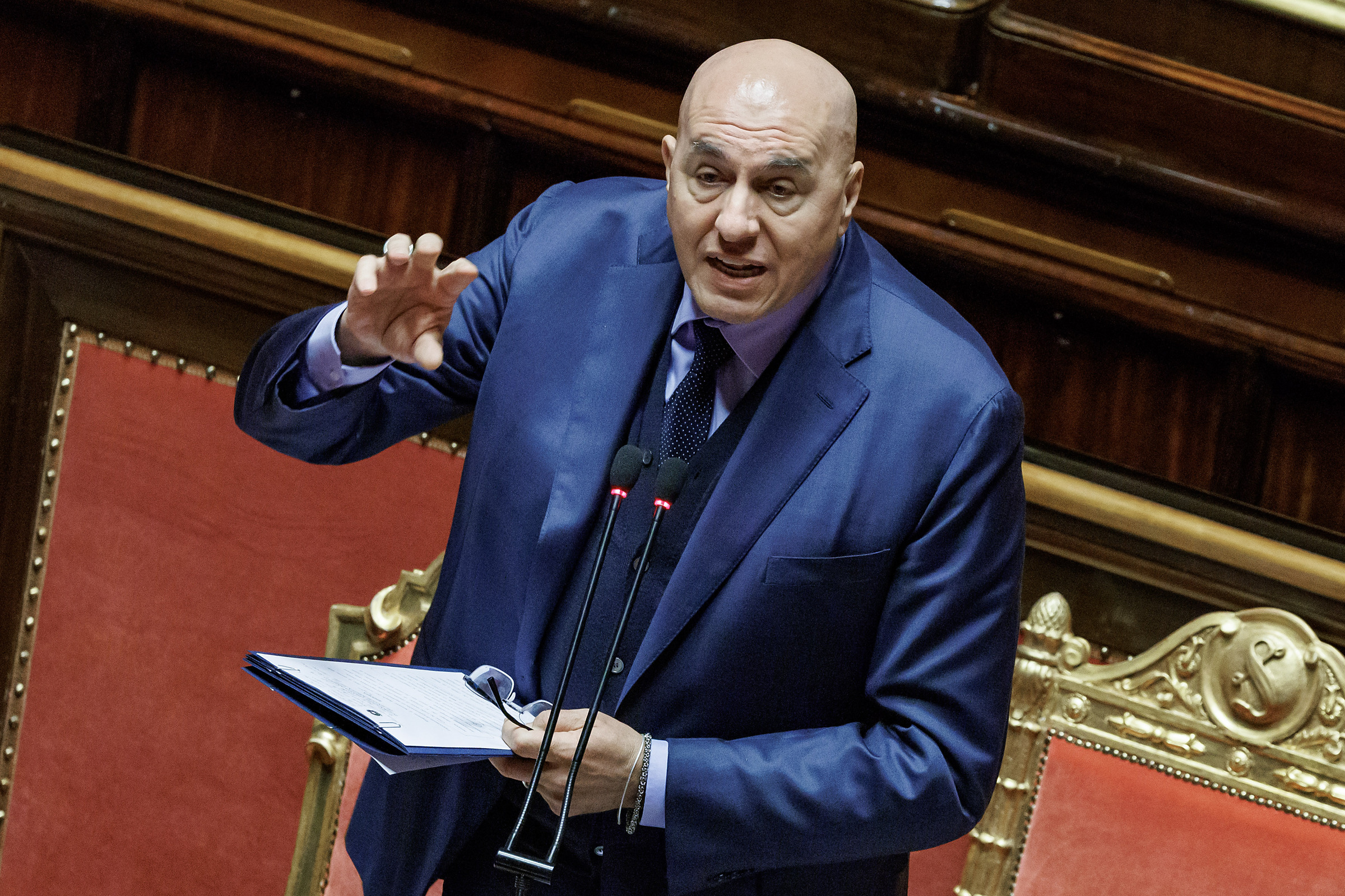 Spionaggio, Crosetto: “In corso guerra ibrida, necessaria sicurezza su più piani”