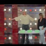 Tv, torta a sorpresa per le 200 puntate di ‘Da noi… a ruota libera’