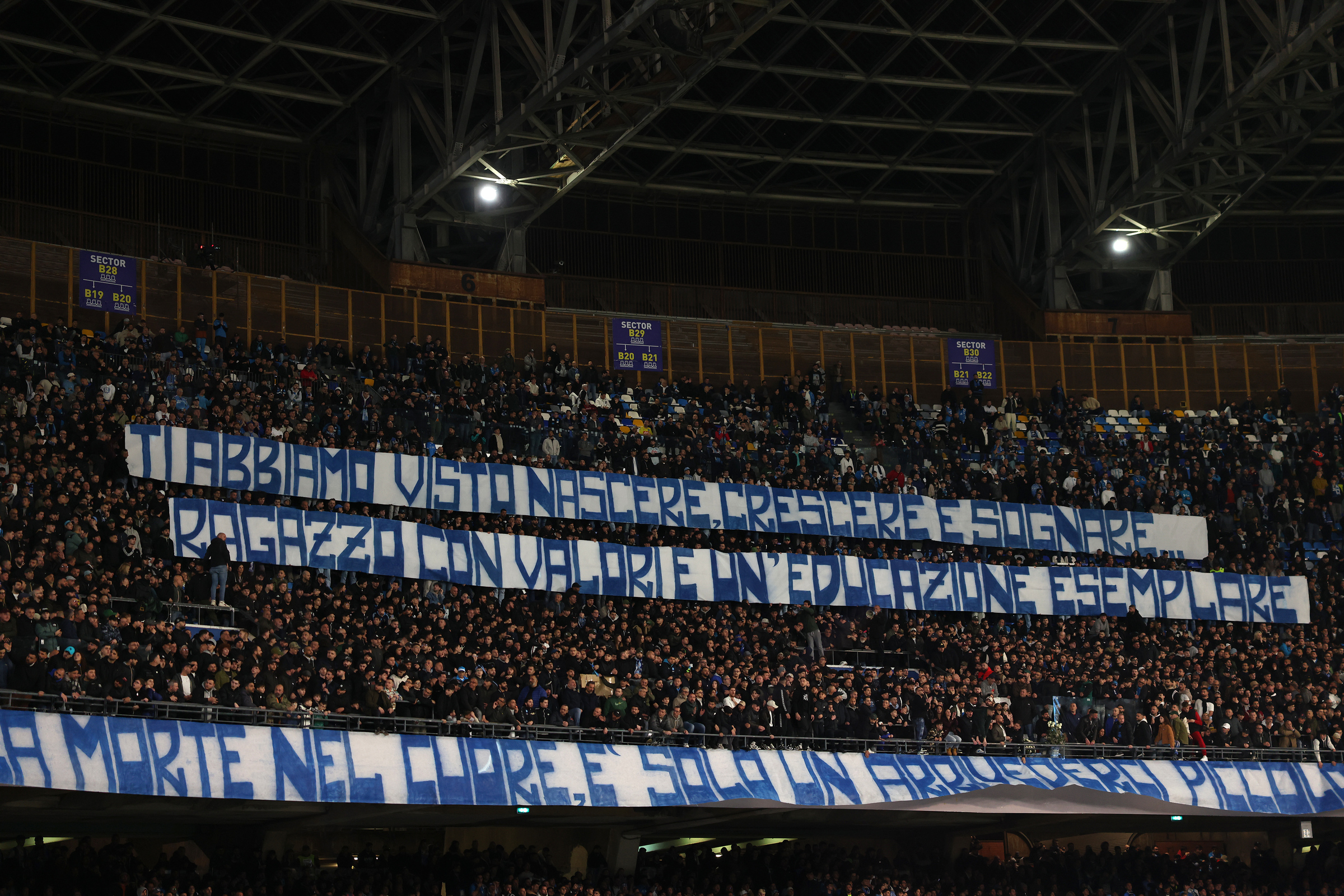 Napoli-Milan: il tributo del Maradona per Diego De Vivo