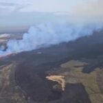 Islanda, erutta vulcano vicino a Grindavik: le immagini dall’altro