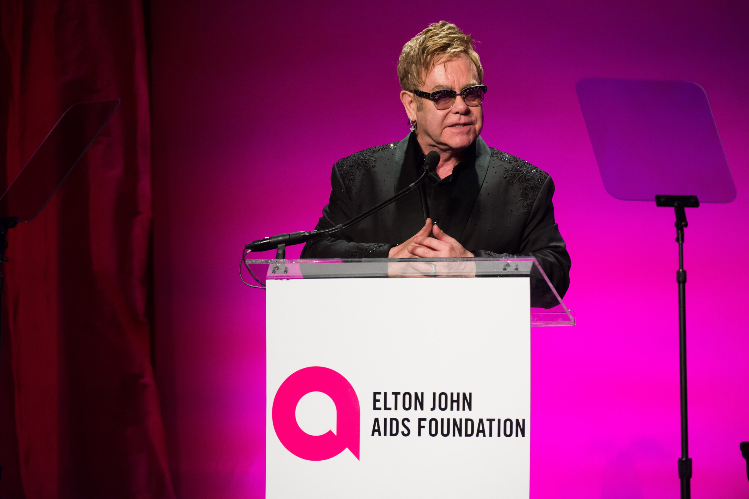 Russia, Elton John Aids Foundation dichiarata indesiderata