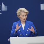 Dazi, Von der Leyen: “Ue pronta a negoziare ma prepariamo contromisure”. Macron: “Trump brutale”