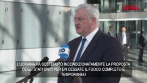 Ucraina, Kiev: “Fare pressione sulla Russia per la pace, non può temporeggiare”