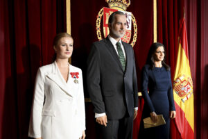 Spagna, polemica per foto di principessa Leonor in costume su rivista: “È uno sguardo maschilista”