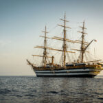 Giorgia Meloni visita la Nave Vespucci a Ortona