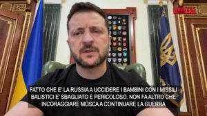 Ucraina, Zelensky: “Sbagliato e pericoloso tacere su Russia che uccide bambini”