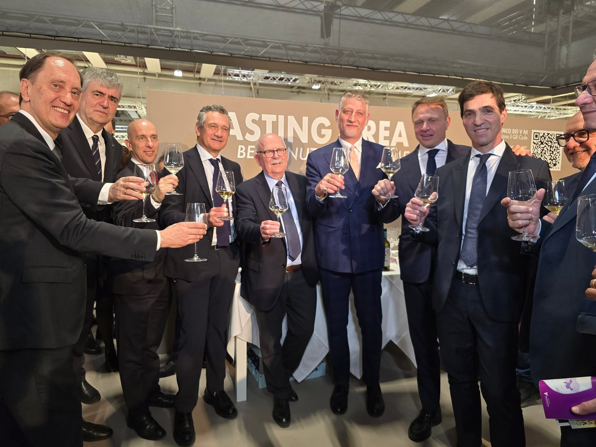Vinitaly, Lollobrigida: “Le Marche stanno ottenendo grandi risultati”