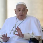 Papa Francesco, la Santa Sede: “Situazione stabile, ieri ha visto Parolin”