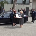 Re Carlo a Roma, una Margherita per la Regina Camilla: la gioia della pizzaiola Viola
