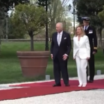 Re Carlo a Roma, il sovrano accolto da Giorgia Meloni a Villa Doria Pamphilj