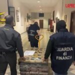 Livorno, scoperte oltre due tonnellate di cocaina proveniente dal Sud America