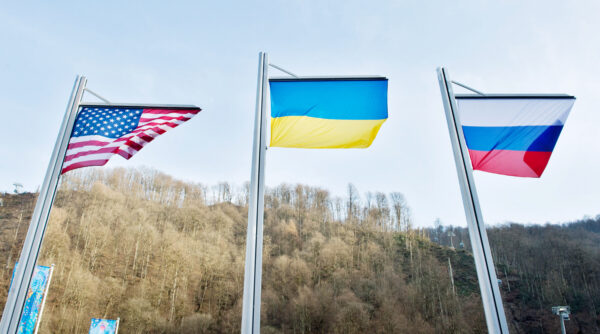 Ucraina, fonti: “Altri sei mesi per raggiungere accordo, ma Usa potrebbero cedere ai russi su territori”