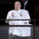Papa Francesco, visita a sorpresa a San Pietro