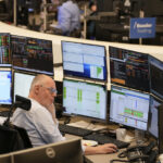 Borsa, le piazze europee chiudono in calo: Milano a – 0,73%