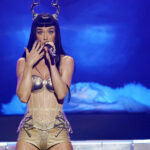 Katy Perry, la popstar pronta a volare nello spazio sulla navicella di Bezos