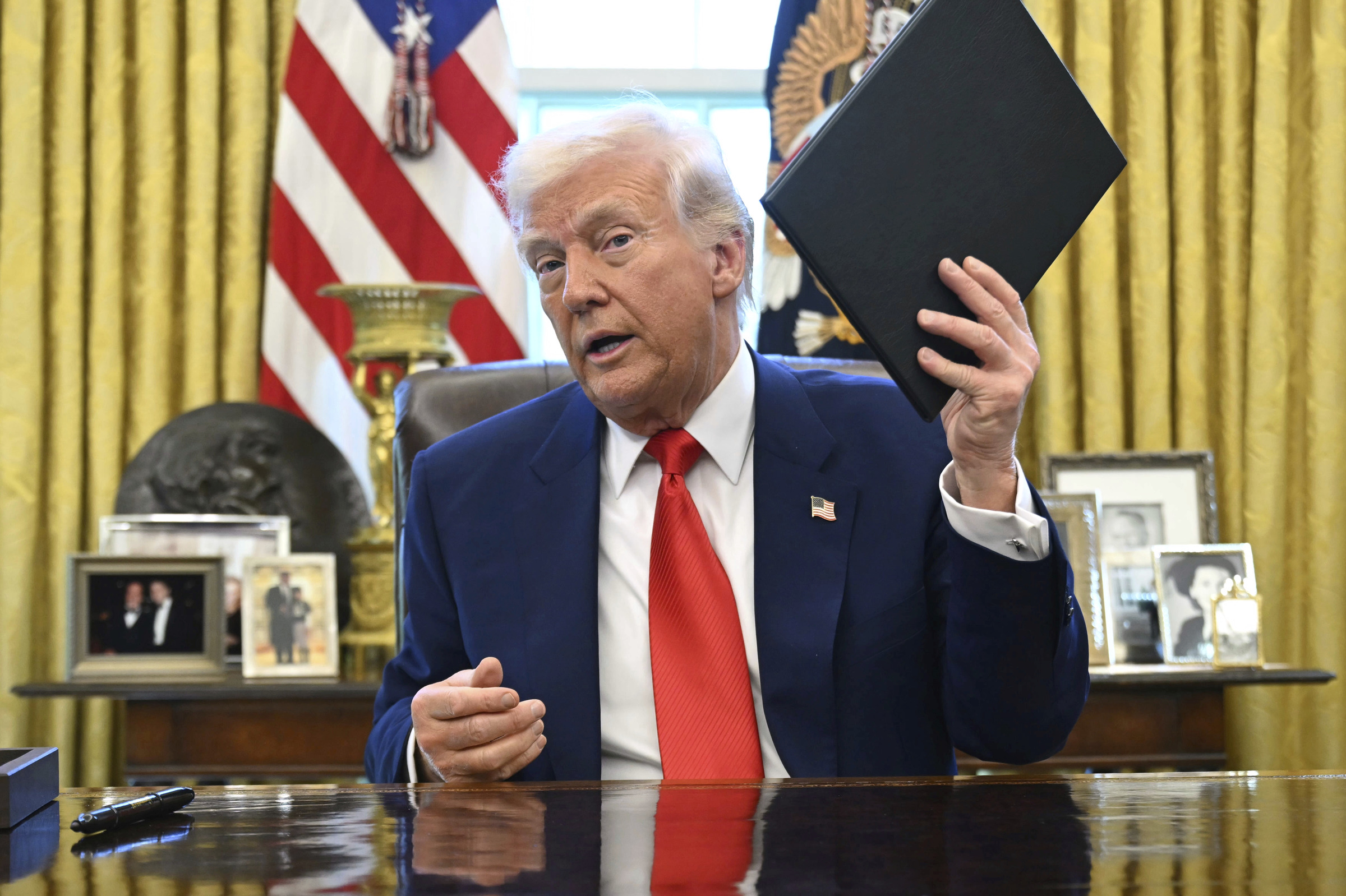 Dazi, Trump ottimista su accordo con Cina: “Xi leader intelligente”. Esclusi smartphone e pc dalle tariffe