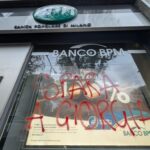 Milano, scritta a manifestazione pro Pal: “Spara a Giorgia”