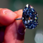 All’asta raro diamante blu del Maharaja di Indore: vale tra i 35 e i 50 milioni di dollari