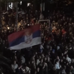 Serbia, a Belgrado gli studenti manifestano davanti alla tv di stato