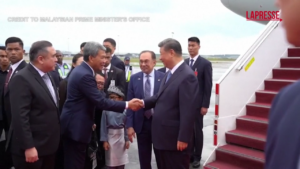 Malesia, l’arrivo di Xi Jinping per la visita di Stato