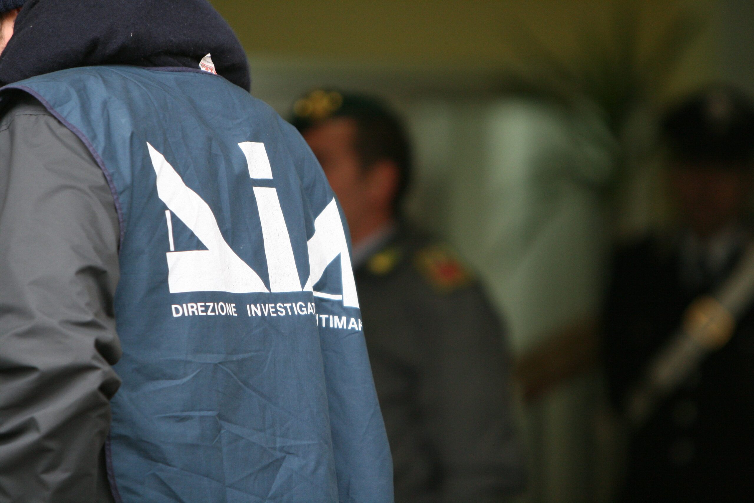 Napoli, blitz anti camorra della Dda: 24 indagati