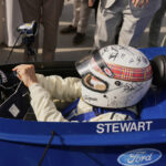 F1, Jackie Stewart torna in pista per beneficenza e Schumacher gli firma il casco