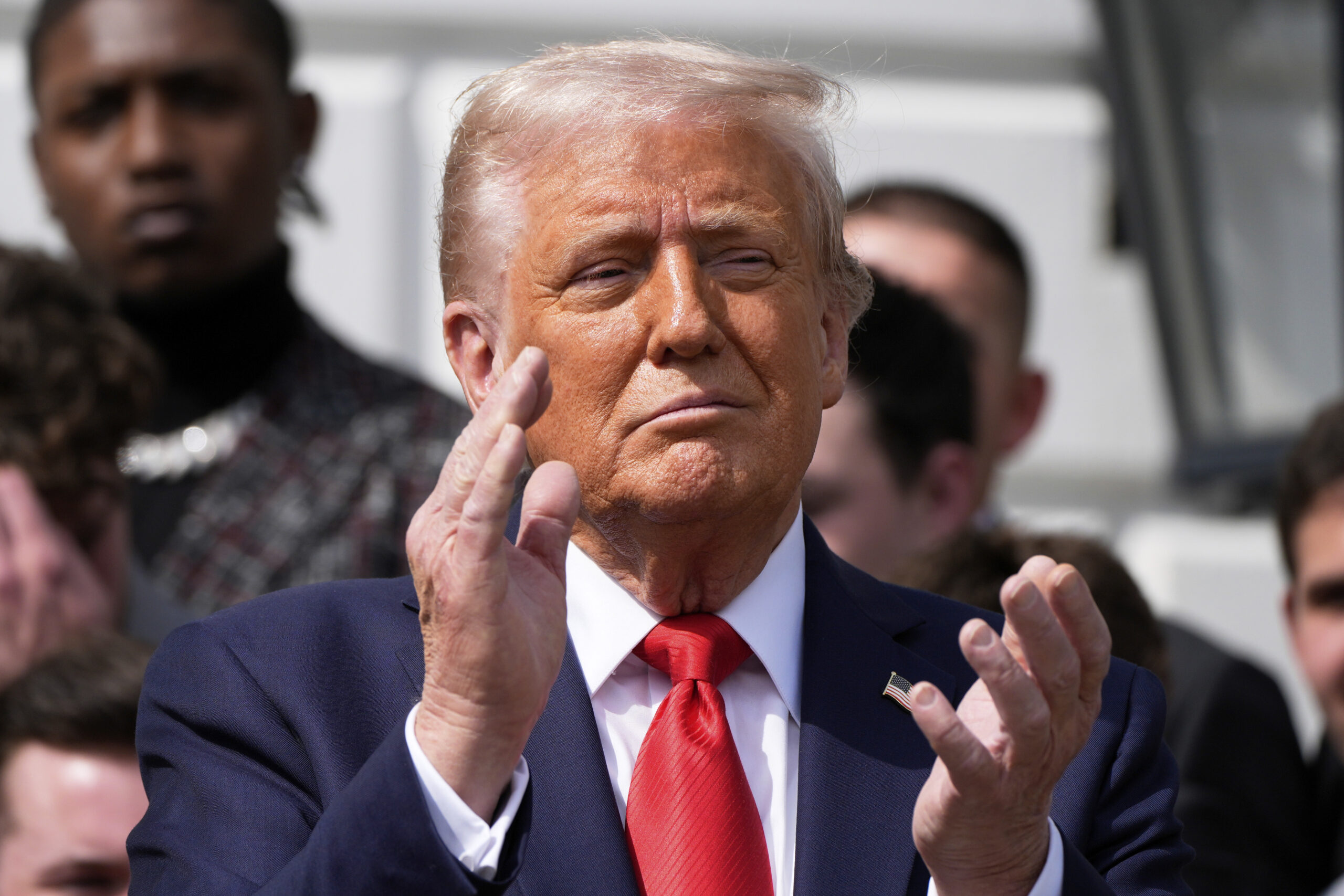 Dazi Usa, Trump: “Dialoghiamo con la Cina per un accordo equo”