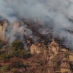 Messico, vasti incendi nel Parco Nazionale El Tepozteco