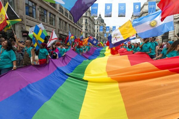 Regno Unito, Corte Suprema nega a trans riconoscimento legale come ‘donne’
